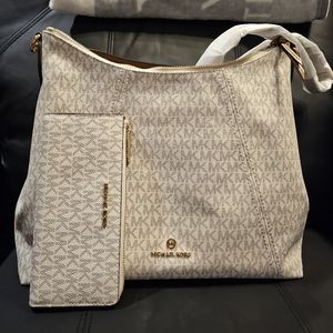 Michael Kors Shoulder Bag or Crossbody with Matching Wallet